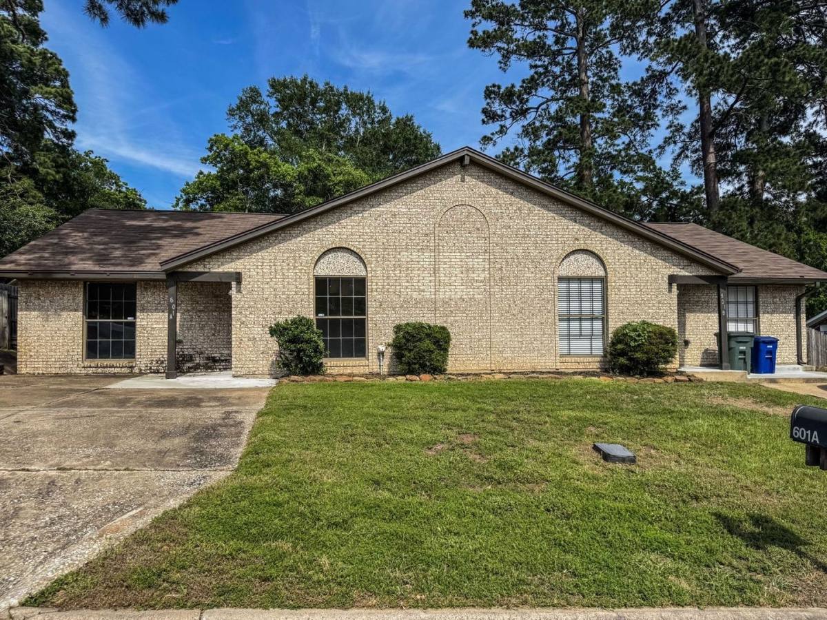 House for rent at 601 Hickory Dr #A, Huntsville, TX 77320