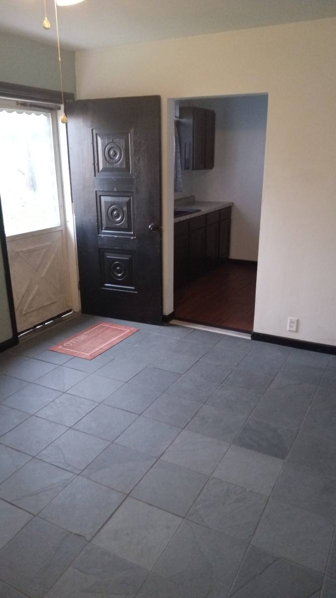 Apartment for rent at 12 Elm Lane, Wheeling, WV 26003
