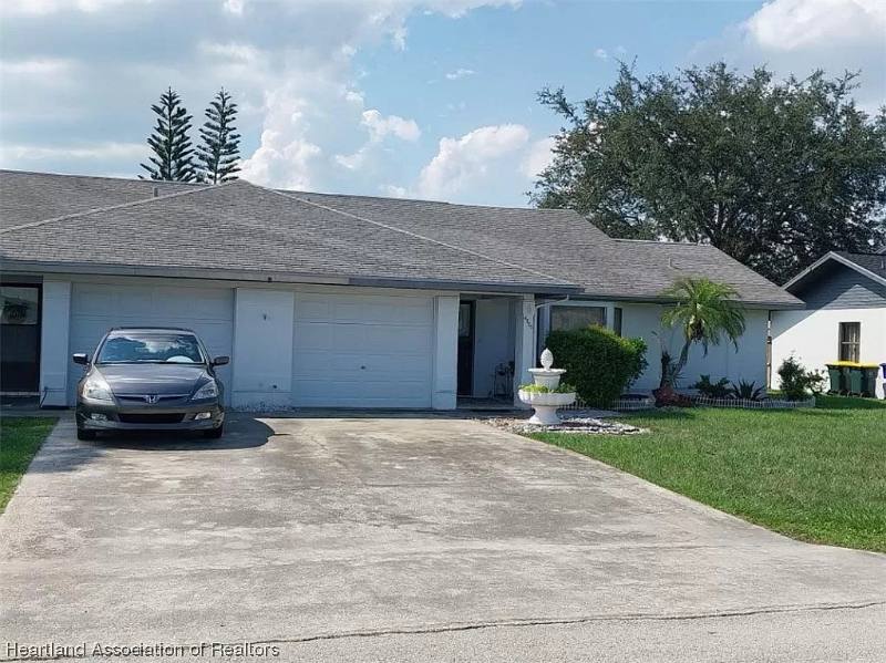 Townhouse for rent at 4500 Mercado Dr, Sebring, FL 33872