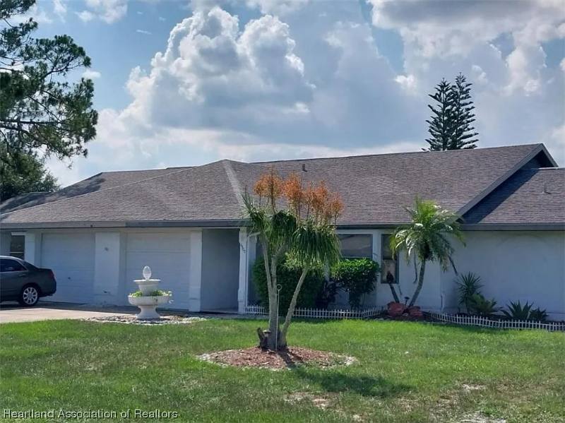Townhouse for rent at 4500 Mercado Dr, Sebring, FL 33872