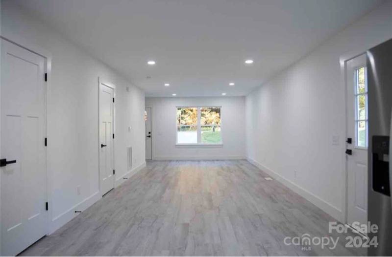 Apartment for rent at 24th St, Hickory, NC 28601