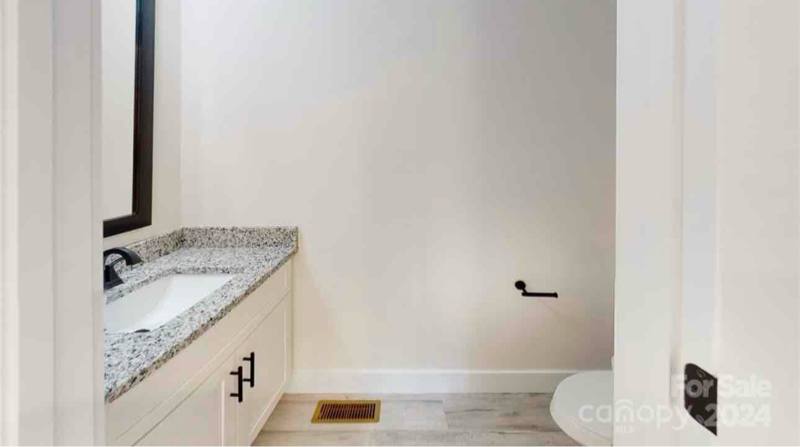 Apartment for rent at 24th St, Hickory, NC 28601