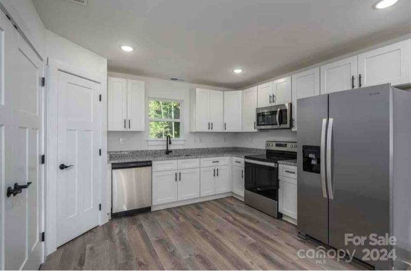 Apartment for rent at 24th St, Hickory, NC 28601