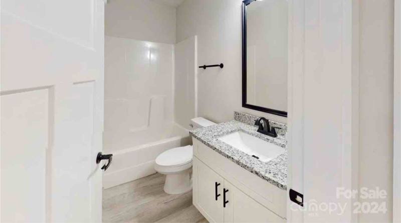 Apartment for rent at 24th St, Hickory, NC 28601