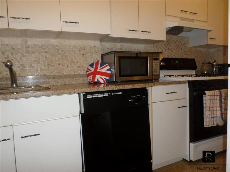 Apartment for rent at 382 Central Park W #7B, New York, NY 10025