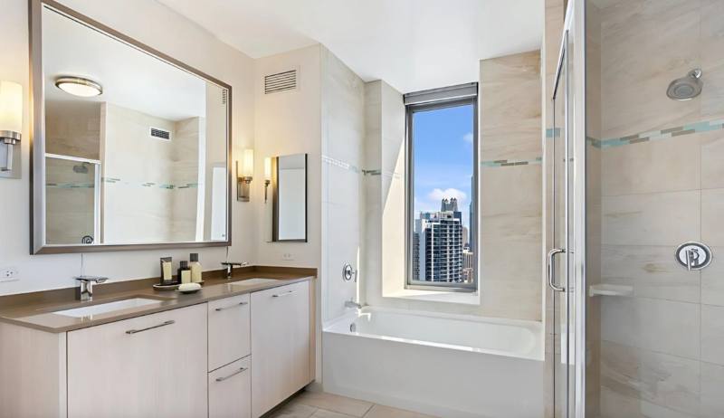 Apartment for rent at 330 W Grand Ave #1628, Chicago, IL 60654