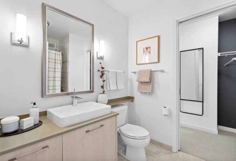 Apartment for rent at 330 W Grand Ave #1628, Chicago, IL 60654