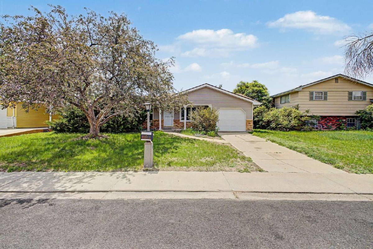 House for rent at 2519 Danbury Dr, Longmont, CO 80503