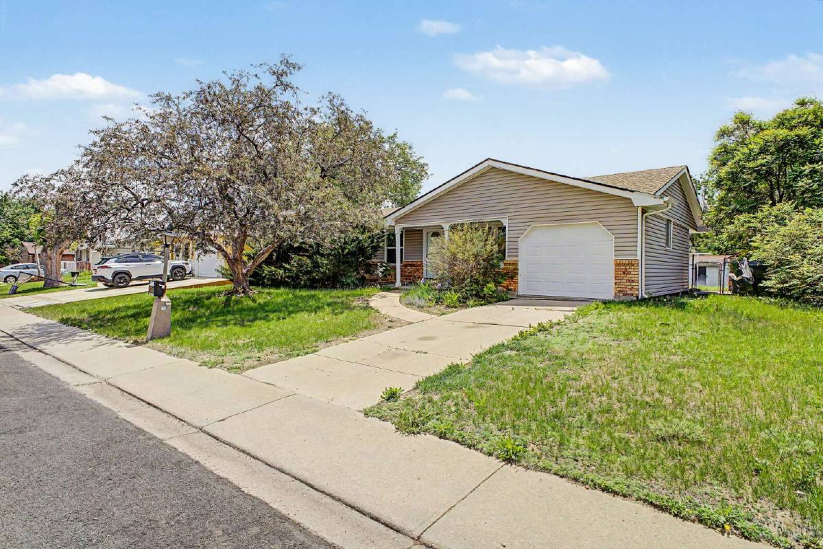 House for rent at 2519 Danbury Dr, Longmont, CO 80503