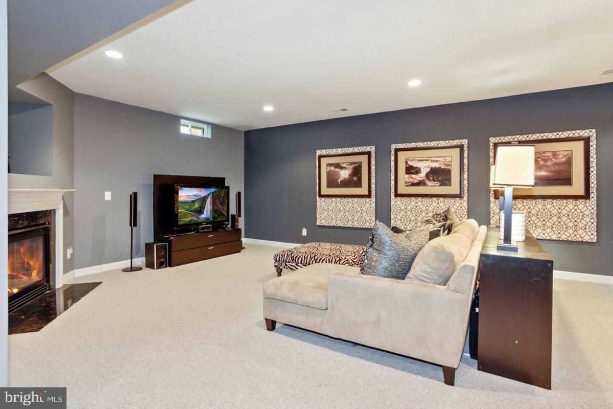 House for rent at 5401 Tomlinson Dr, Woodbridge, VA 22192
