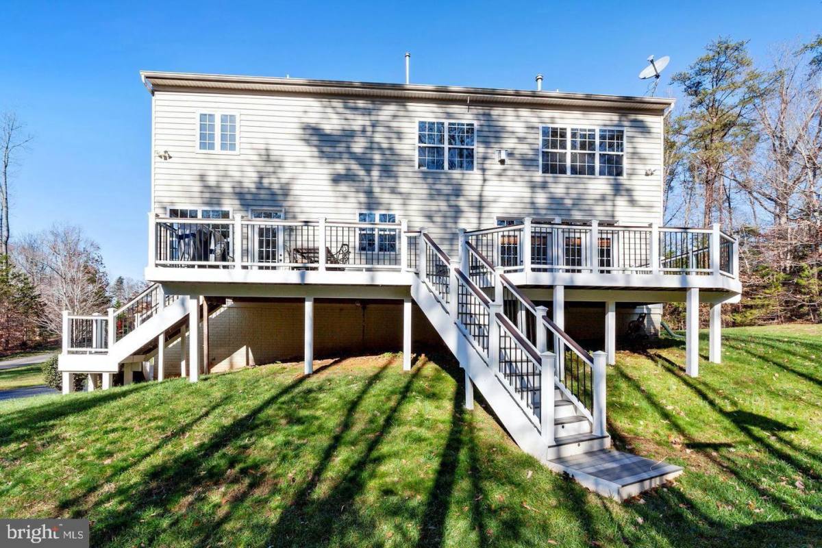 House for rent at 5401 Tomlinson Dr, Woodbridge, VA 22192