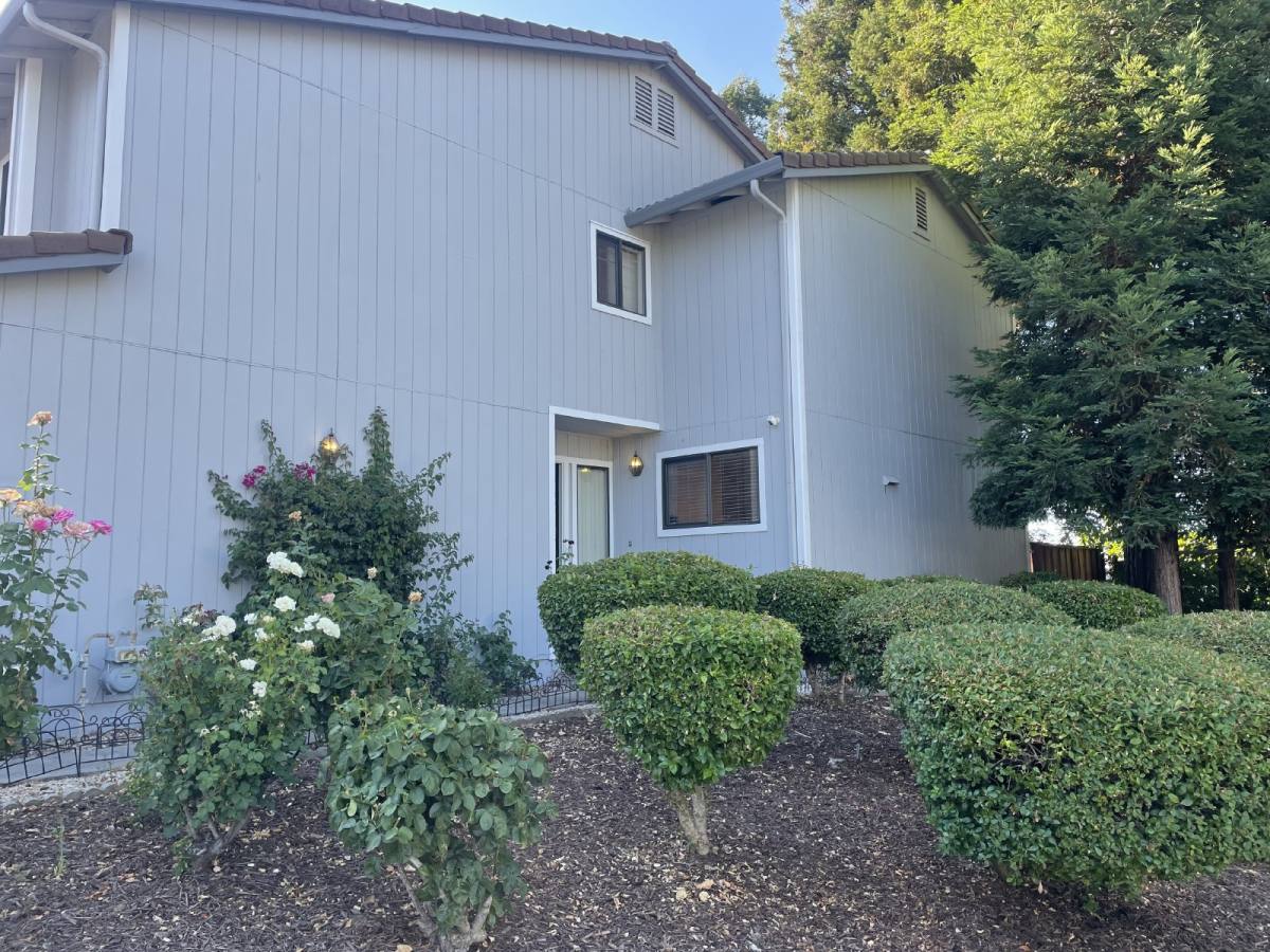 Townhouse for rent at 231 Via Pinada Lane, Martinez, CA 94553