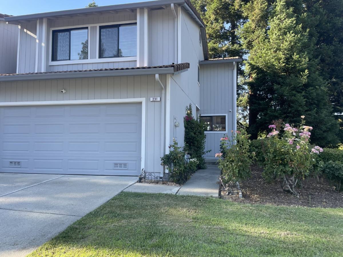 Townhouse for rent at 231 Via Pinada Lane, Martinez, CA 94553