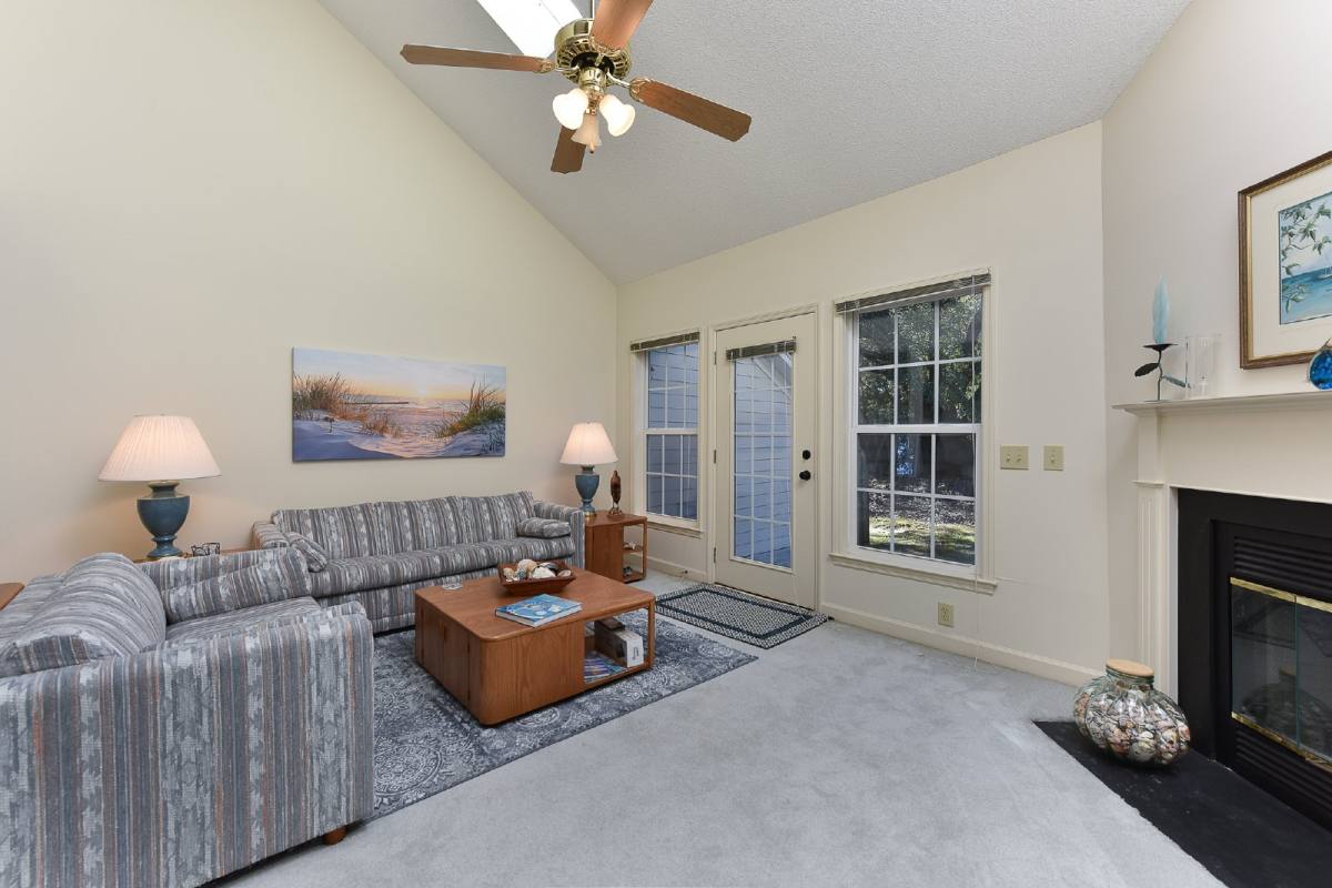 Townhouse for rent at 6211 Wrightsville Ave #105, Wilmington, NC 28403