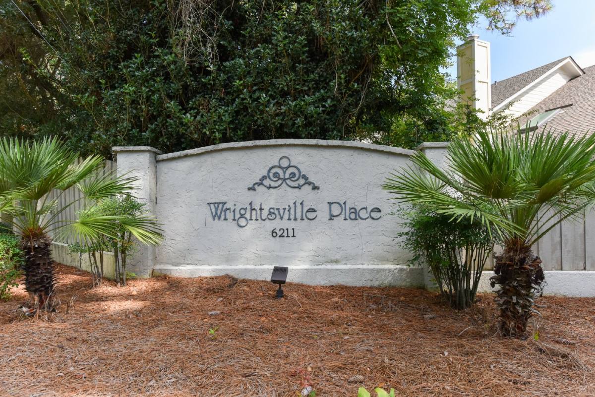 Townhouse for rent at 6211 Wrightsville Ave #105, Wilmington, NC 28403