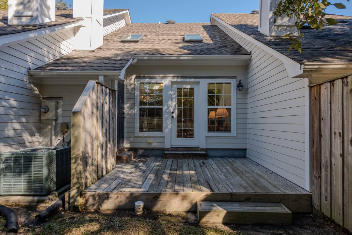 Townhouse for rent at 6211 Wrightsville Ave #105, Wilmington, NC 28403