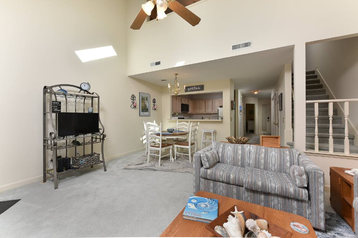 Townhouse for rent at 6211 Wrightsville Ave #105, Wilmington, NC 28403
