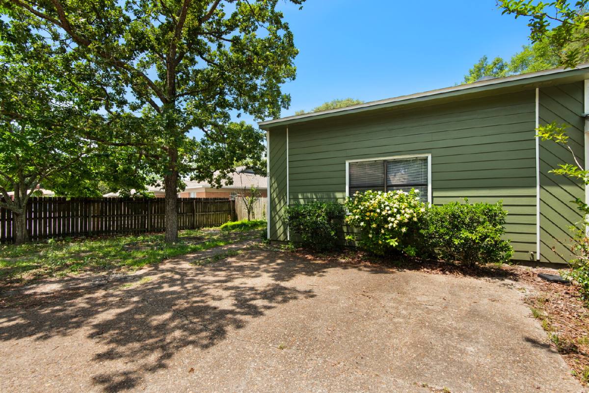 Townhouse for rent at 62 4th Ave #5, Shalimar, FL 32579
