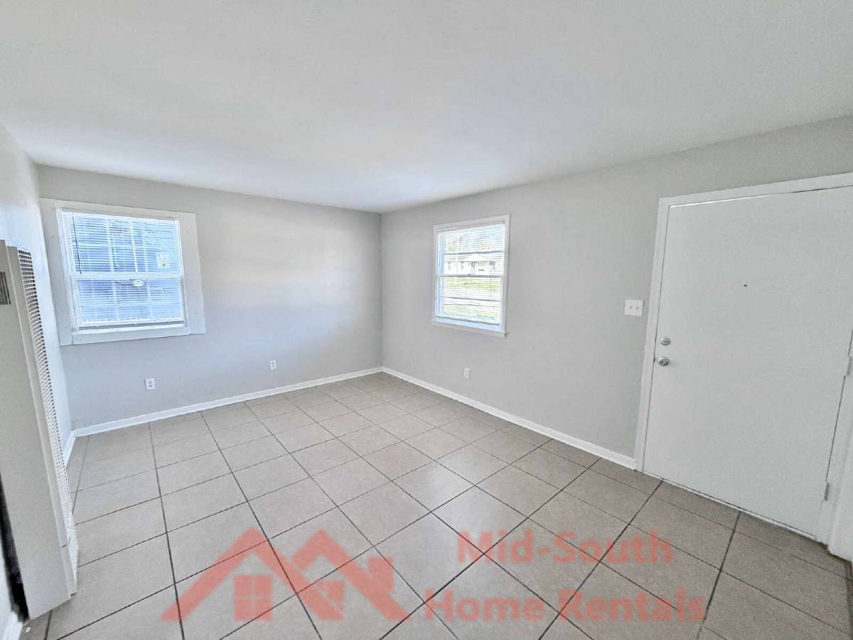 House for rent at 3513 Rochester Rd, Memphis, TN 38109