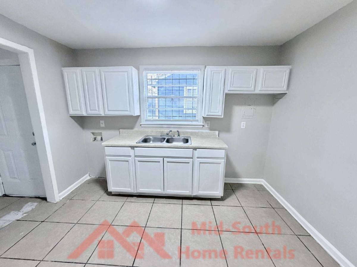 House for rent at 3513 Rochester Rd, Memphis, TN 38109