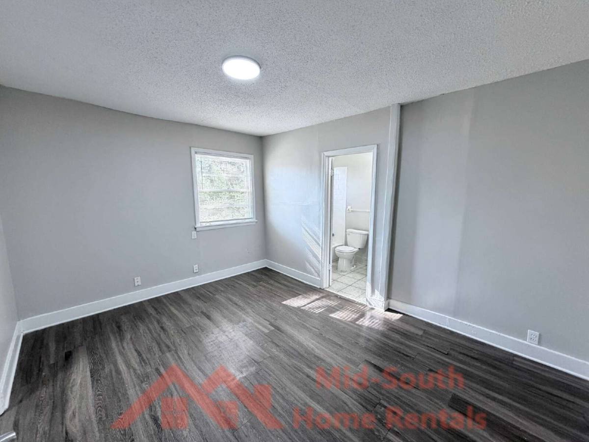 House for rent at 3513 Rochester Rd, Memphis, TN 38109