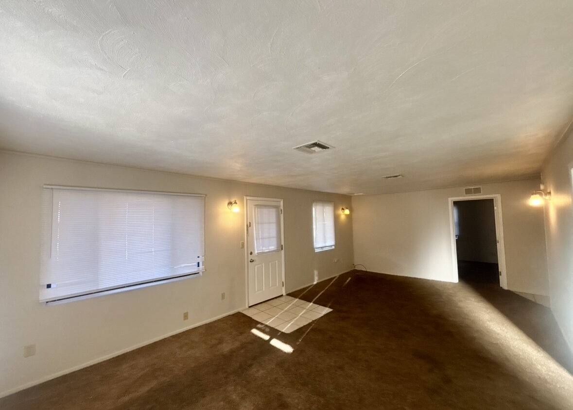 House for rent at 131 W Pastime Rd, Tucson, AZ 85705
