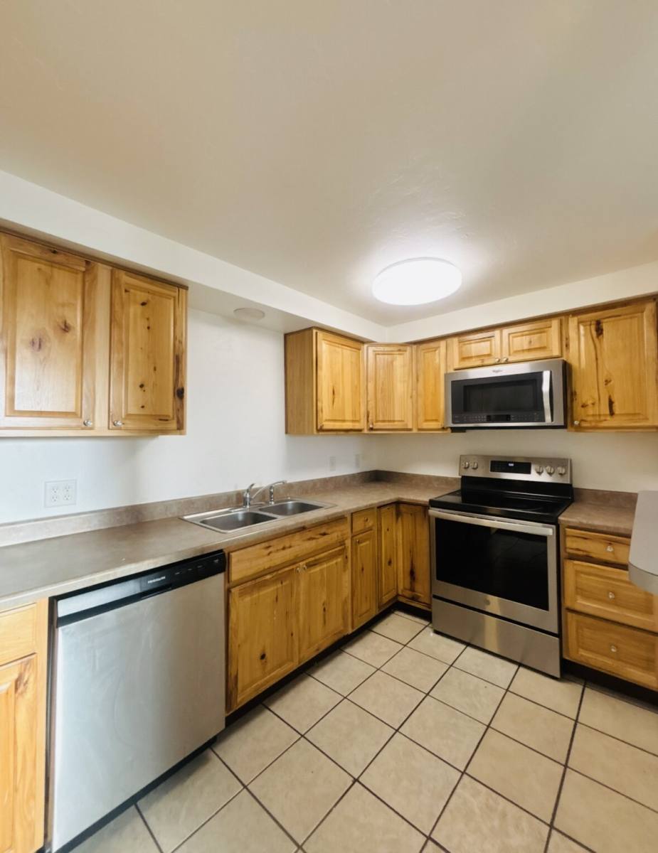 House for rent at 131 W Pastime Rd, Tucson, AZ 85705