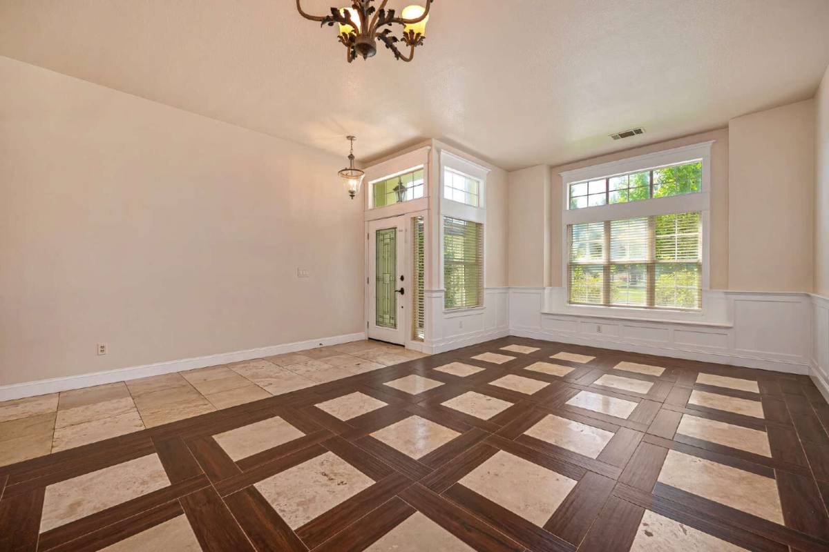 House for rent at 1690 Gill Dr, Dixon, CA 95620