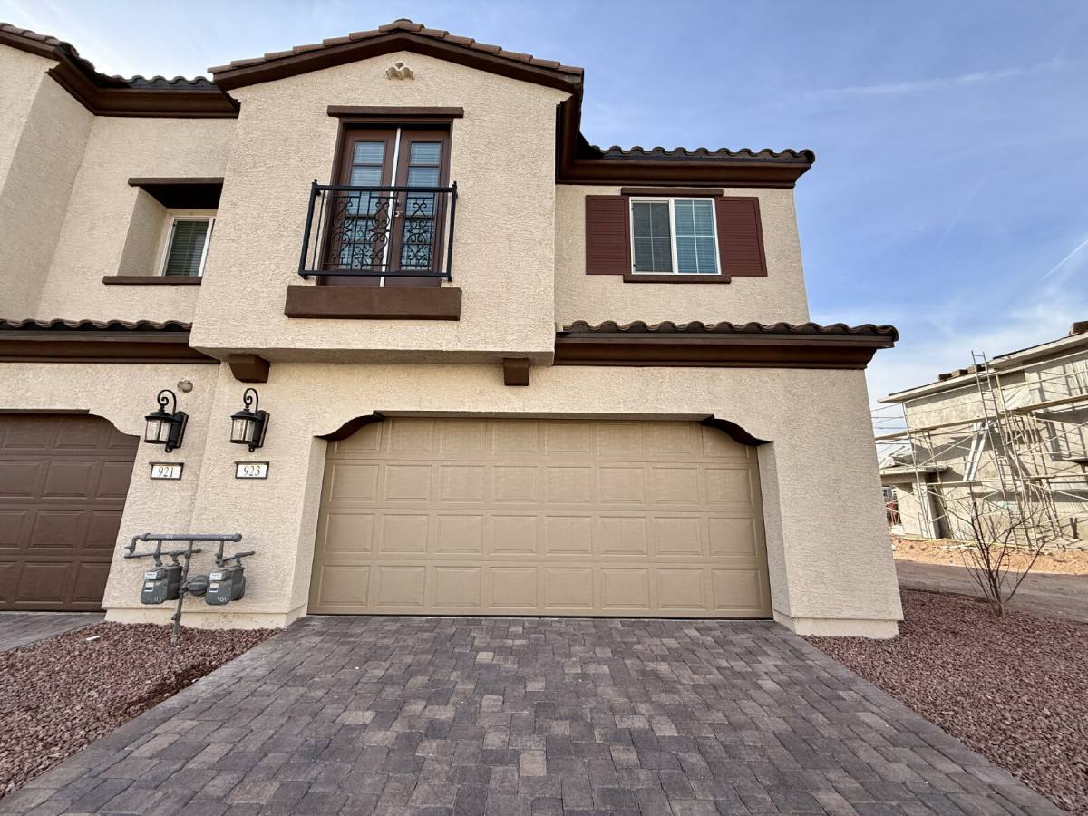 Townhouse for rent at 923 Jigglypuff Place, Henderson, NV 89011