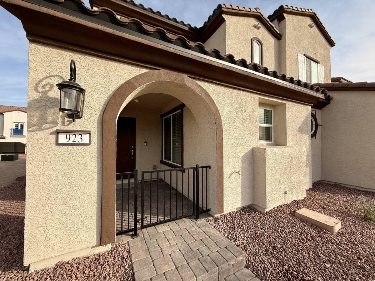 Townhouse for rent at 923 Jigglypuff Place, Henderson, NV 89011