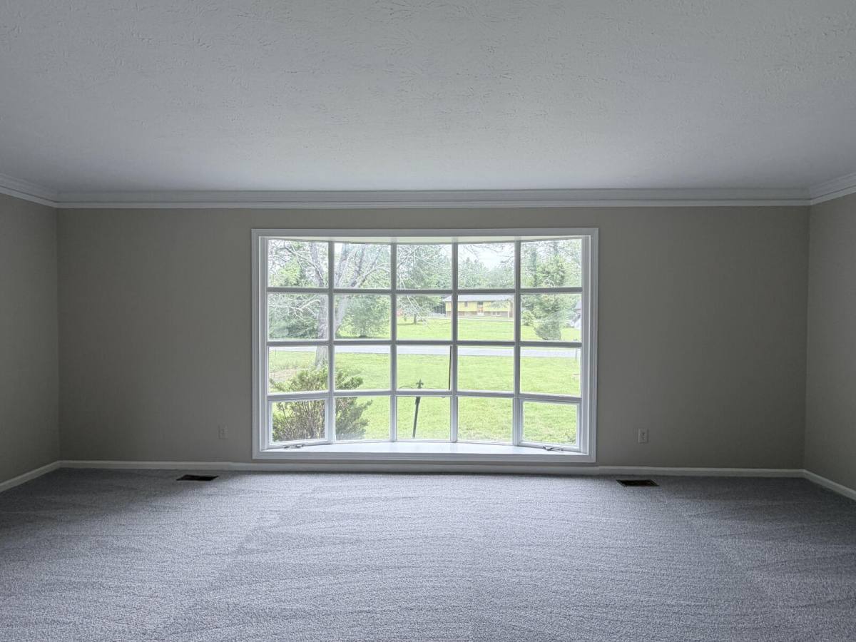 House for rent at 725 Wildflower Lane, Hendersonville, NC 28792