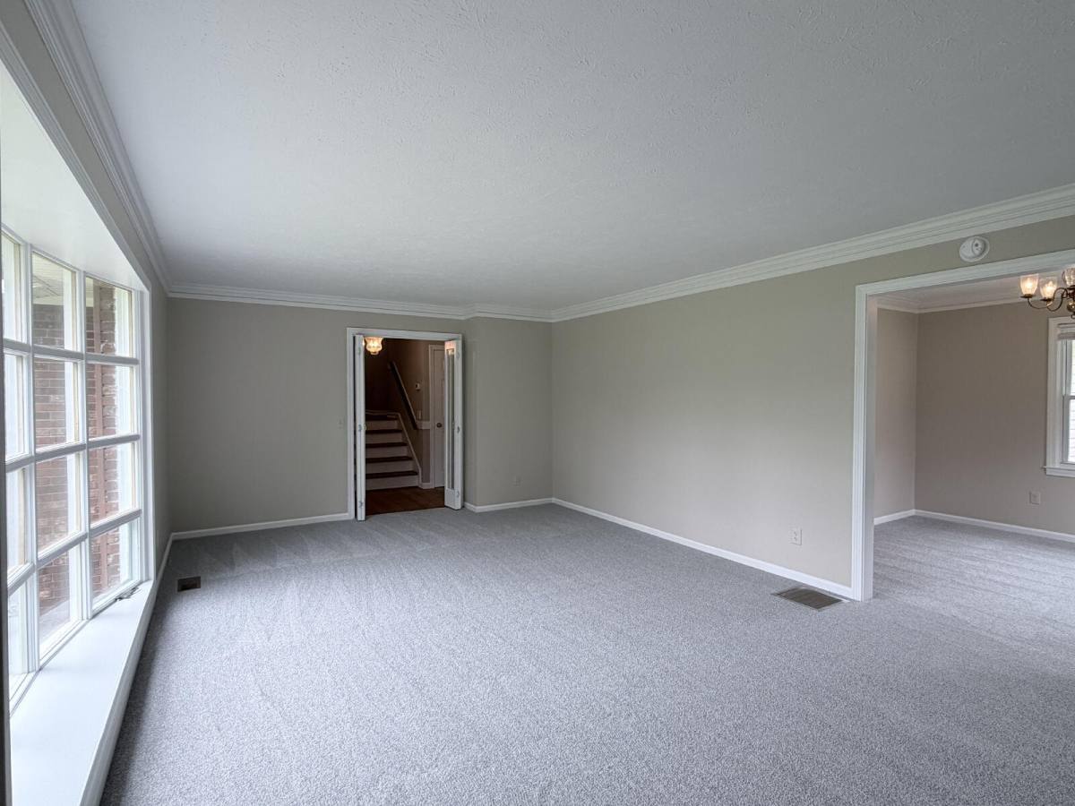 House for rent at 725 Wildflower Lane, Hendersonville, NC 28792