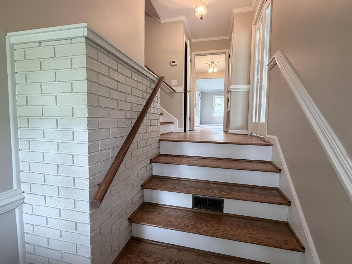 House for rent at 725 Wildflower Lane, Hendersonville, NC 28792