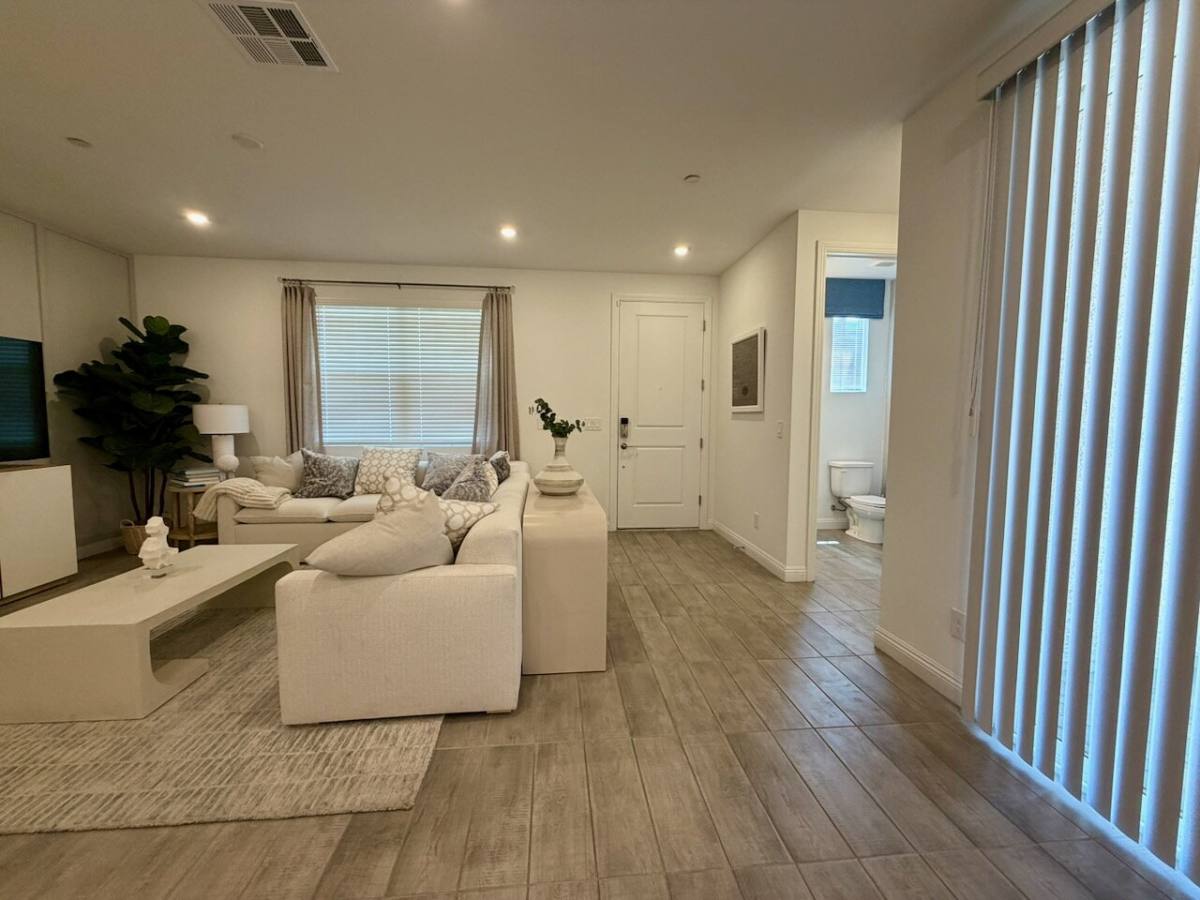 Townhouse for rent at 802 Royal Beekman St, Henderson, NV 89011