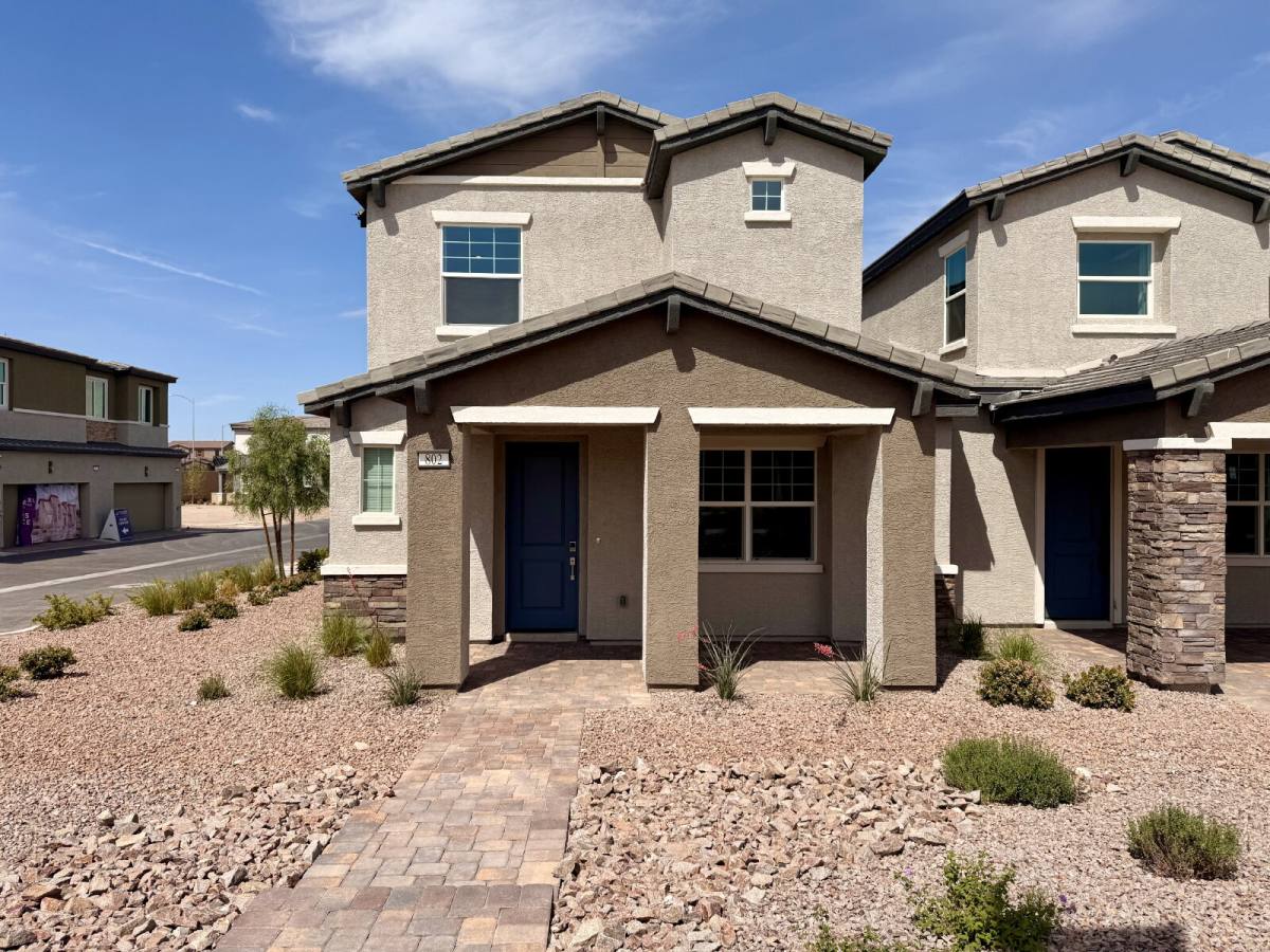 Townhouse for rent at 802 Royal Beekman St, Henderson, NV 89011