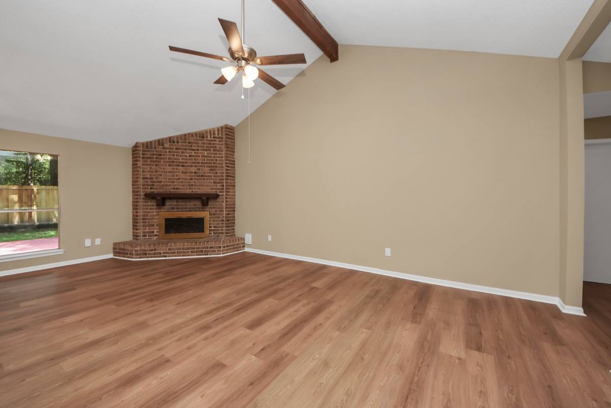 House for rent at 15 Brentwood Oaks Court, Spring, TX 77381