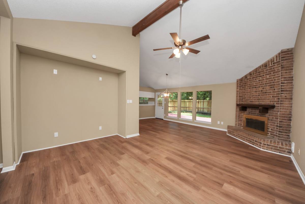 House for rent at 15 Brentwood Oaks Court, Spring, TX 77381