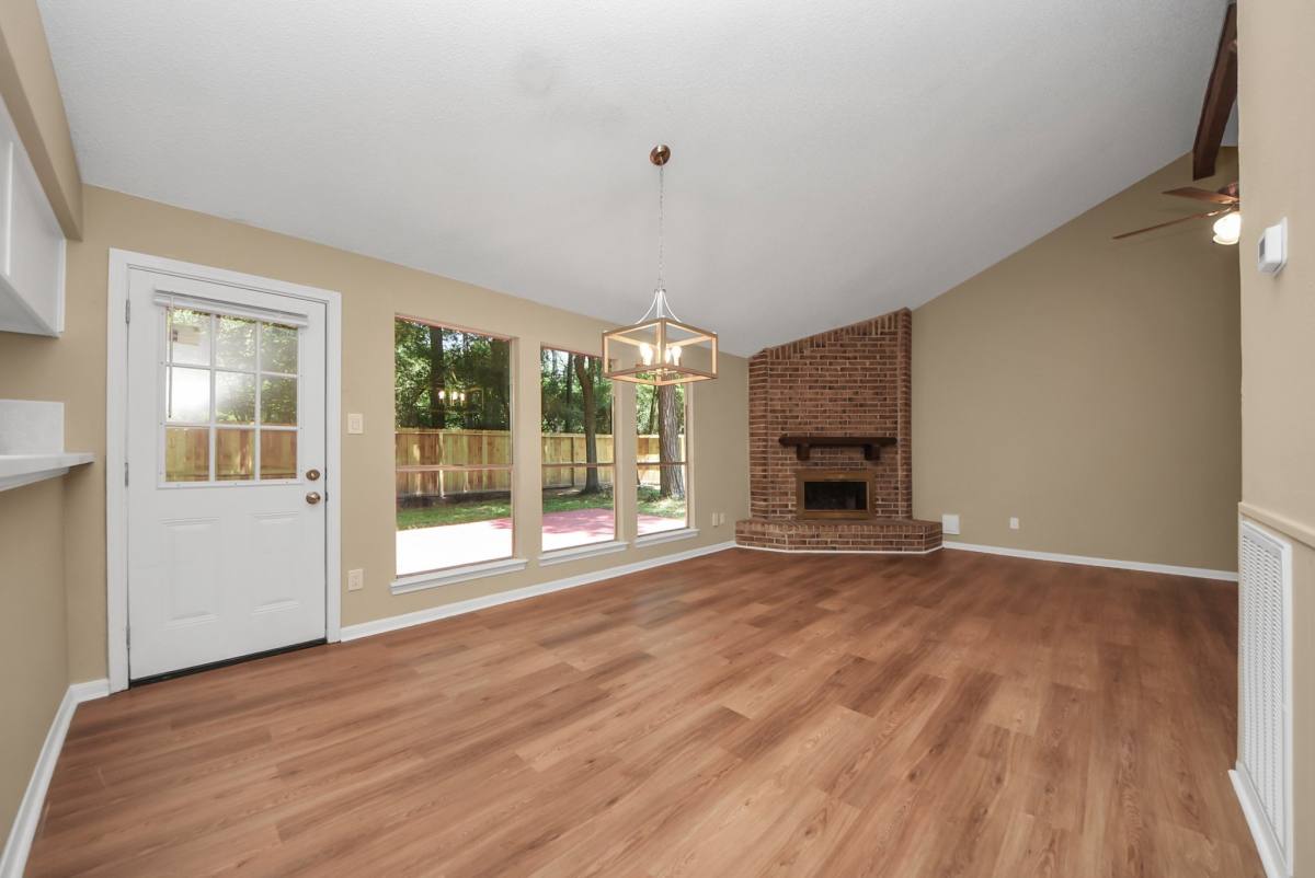 House for rent at 15 Brentwood Oaks Court, Spring, TX 77381