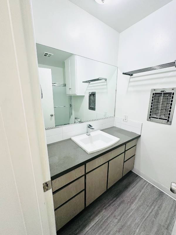 Apartment for rent at 440 N Hayworth Ave #109, Los Angeles, CA 90048