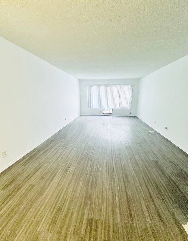 Apartment for rent at 440 N Hayworth Ave #109, Los Angeles, CA 90048
