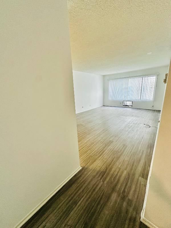 Apartment for rent at 440 N Hayworth Ave #109, Los Angeles, CA 90048