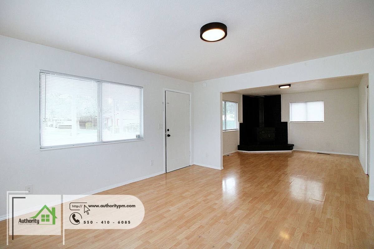 House for rent at 1824 Heller Lane, Redding, CA 96001
