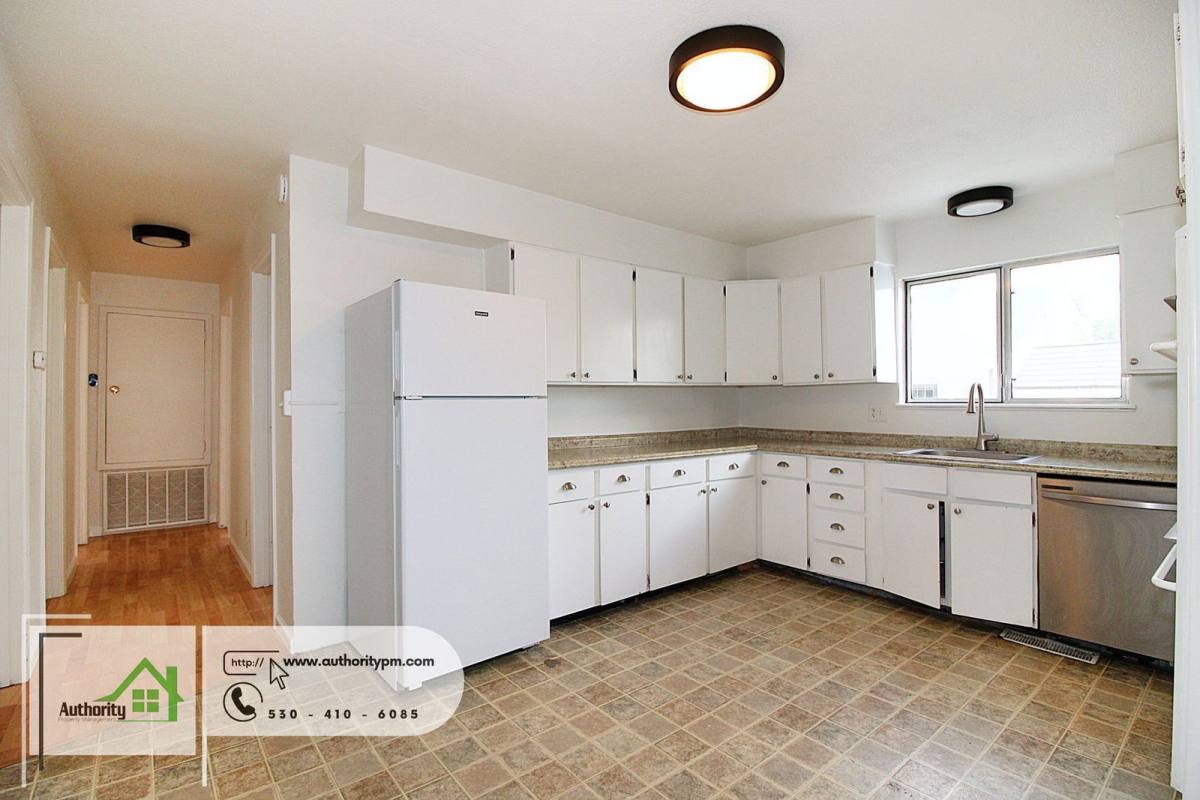 House for rent at 1824 Heller Lane, Redding, CA 96001