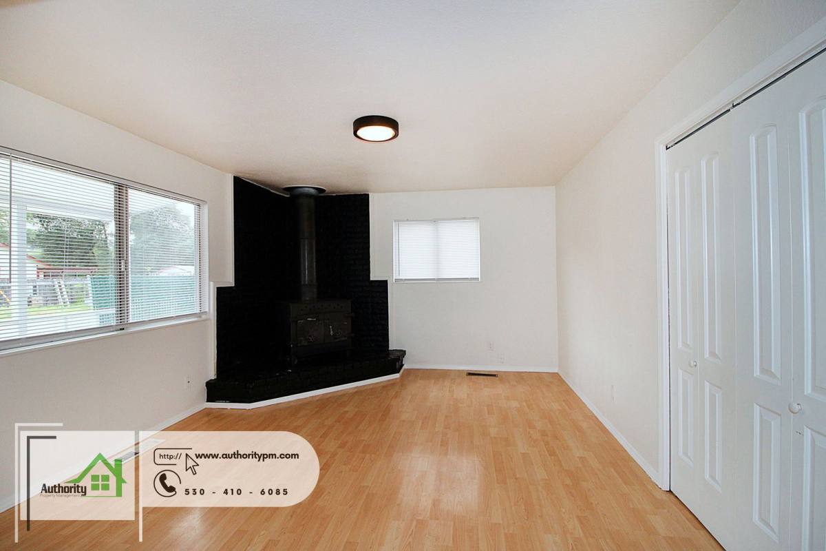 House for rent at 1824 Heller Lane, Redding, CA 96001