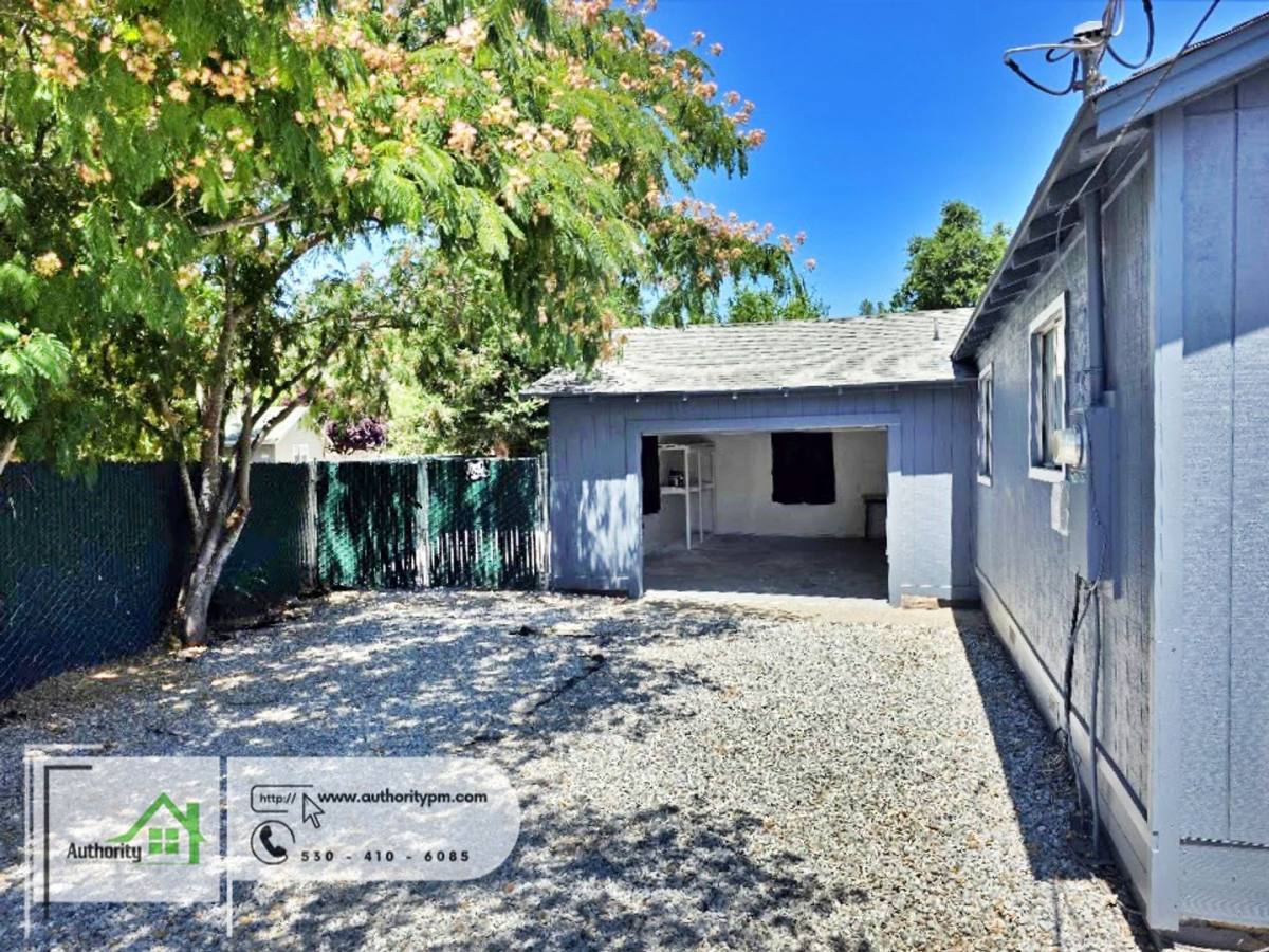 House for rent at 1824 Heller Lane, Redding, CA 96001