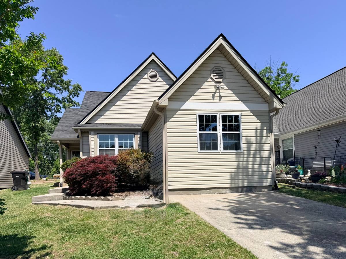 House for rent at 405 Amberly Dr, Jamestown, NC 27282