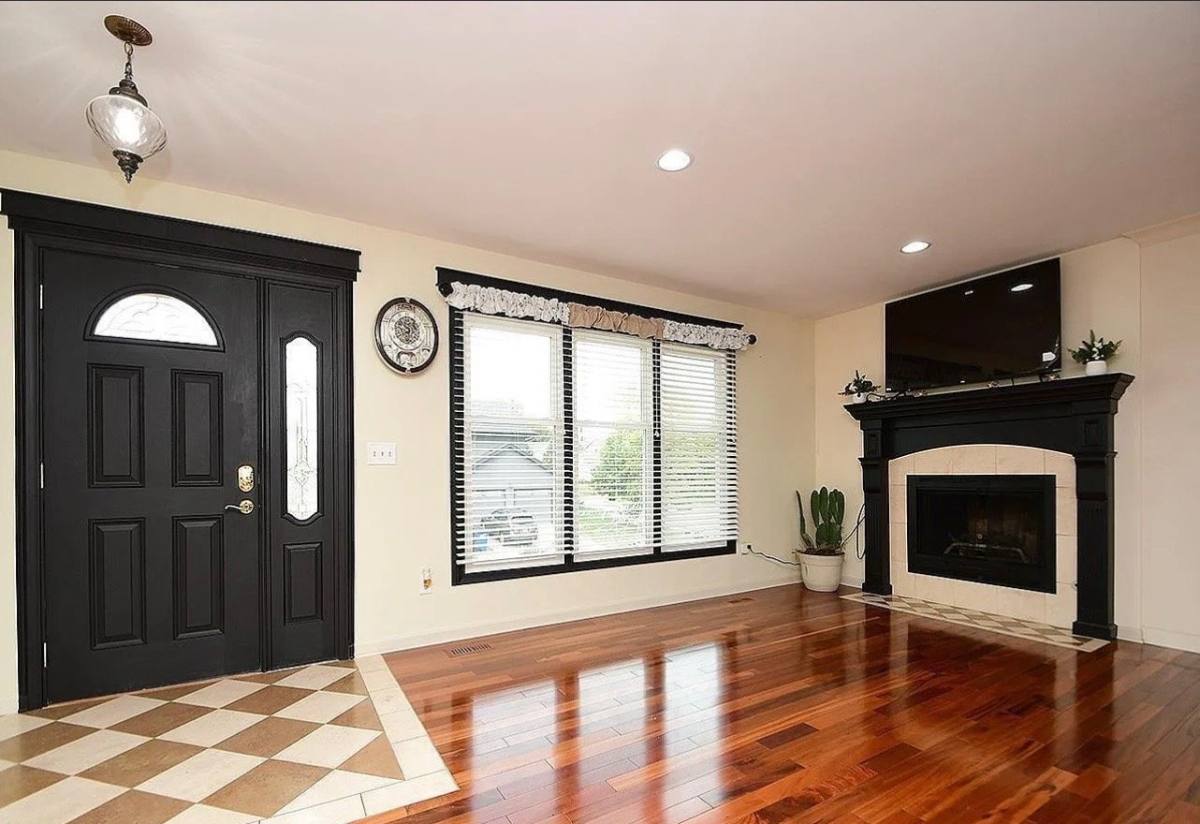 House for rent at 4955 Lakeshore Dr #1, Omaha, NE 68135