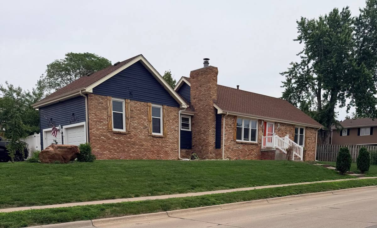 House for rent at 4955 Lakeshore Dr #1, Omaha, NE 68135