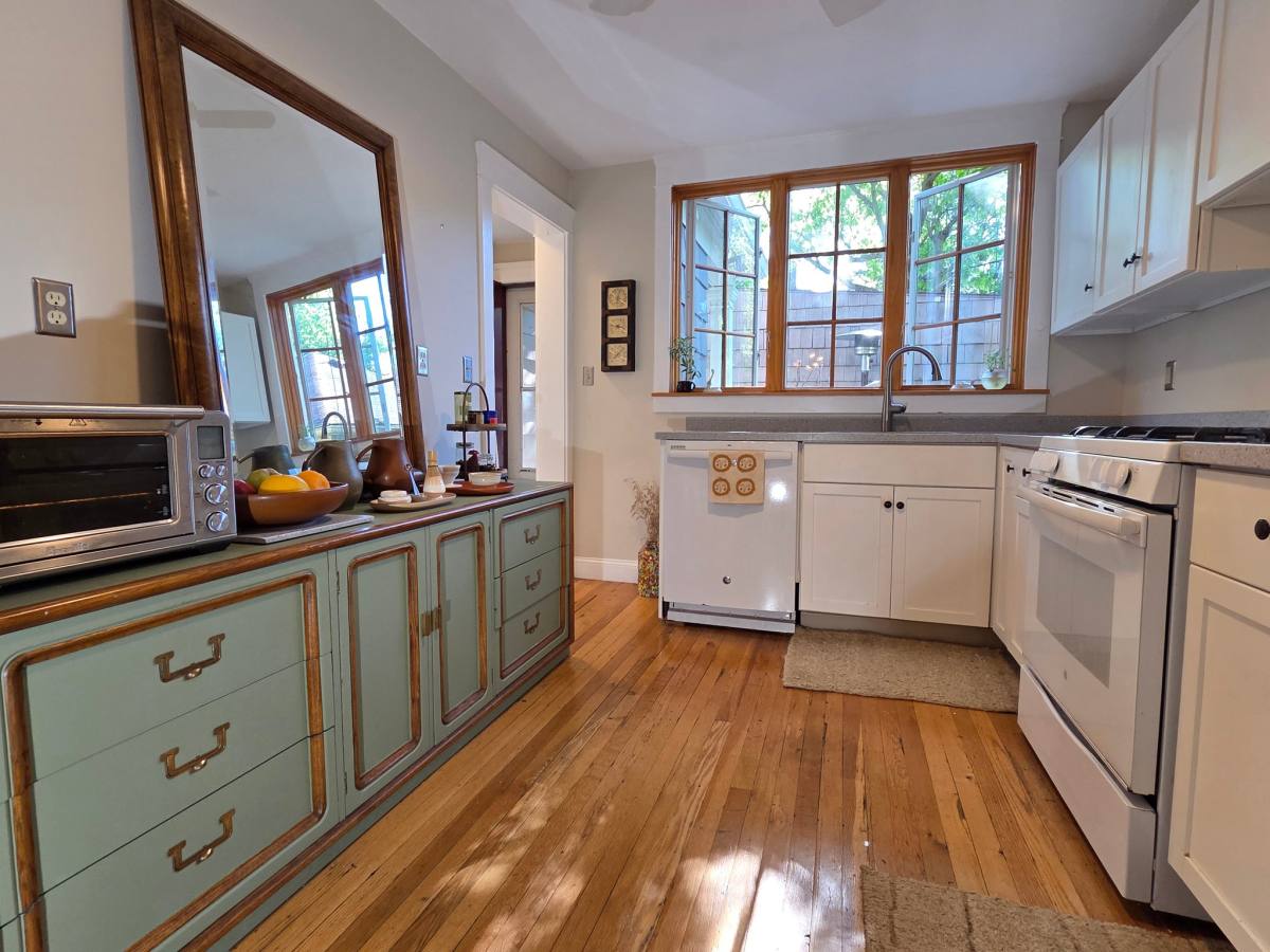 Apartment for rent at 2155 Middlefield Rd 12724 Cedar, Cleveland, OH 44106