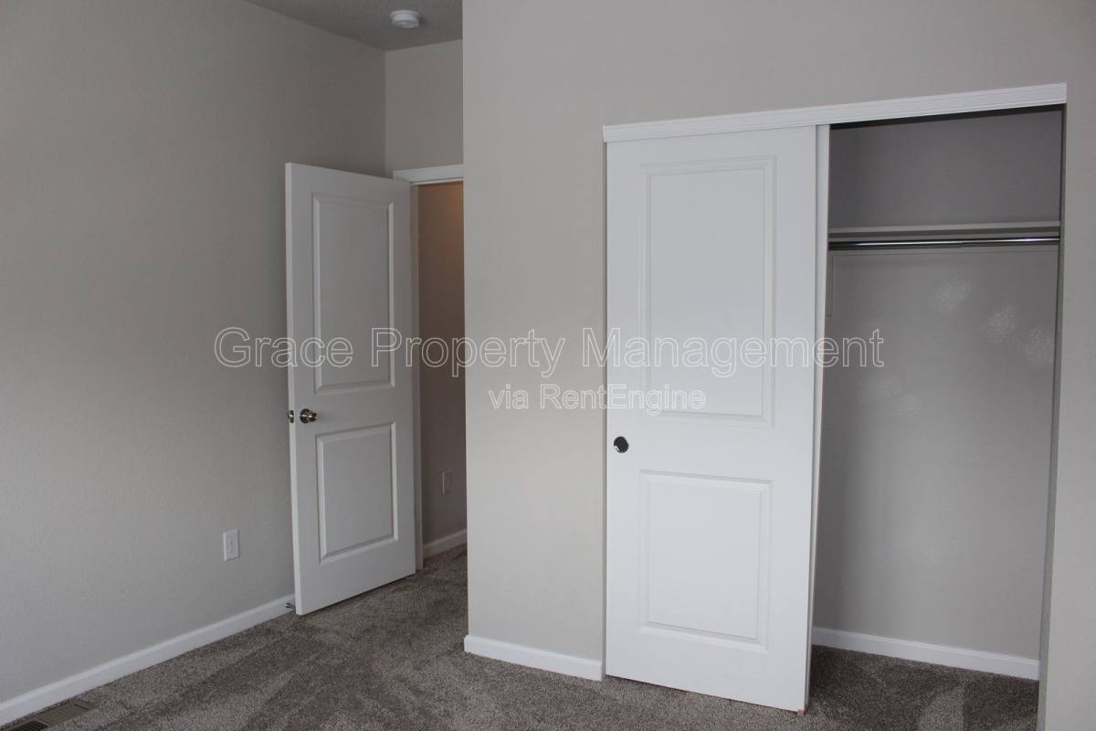 Townhouse for rent at 1156 Oak Circle, Denver, CO 80215